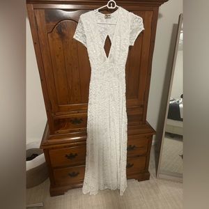 Show Me Your Mumu XS Cap Sleeve White Lace Gown